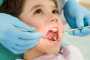 dentista visita un bambino Aliota Dental Care di Dottori Francesco e Sergio Aliota Vieste Gargano
