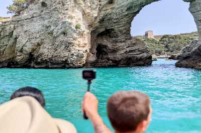 Escursioni alle Grotte marine Vieste in Barca