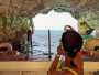ingresso Grotta Sfondata escursione e visita alle grotte marine Vieste in Barca sulla viestana costa nel Gargano in Puglia
