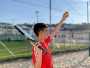 ragazzo tira pallina beach tennis centro Polisportivo STAR a Vieste nel Gargano